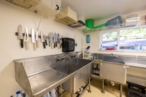 Large Food Prep Area