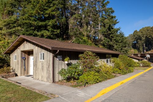 Macoma Cabins